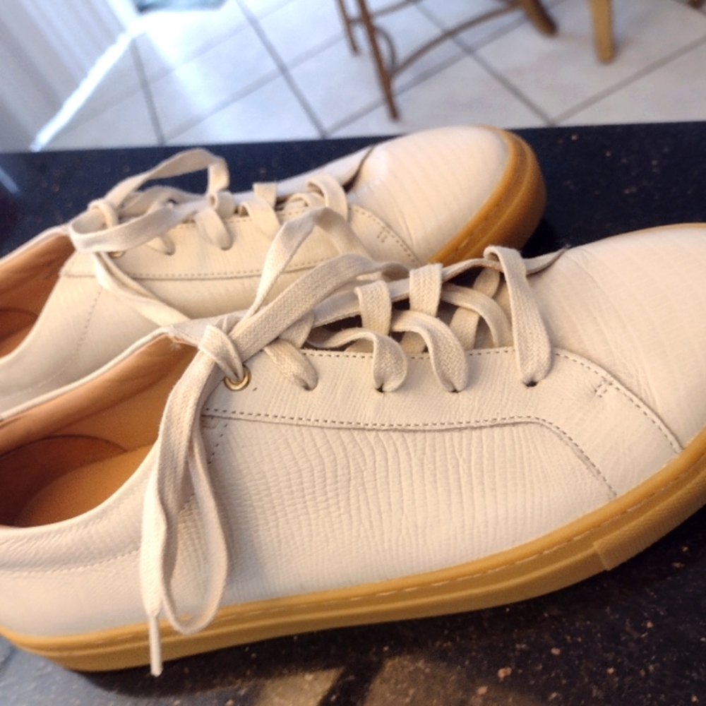 Banana Republic Women's Off White Leather Sneakers size 9
